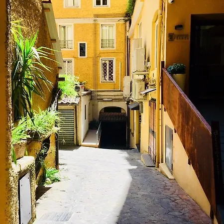 Vatican Studio Apartmán *