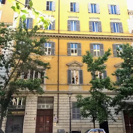 Vatican Studio Lejlighed